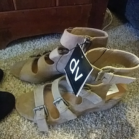 Sandals - Picture 3 of 3